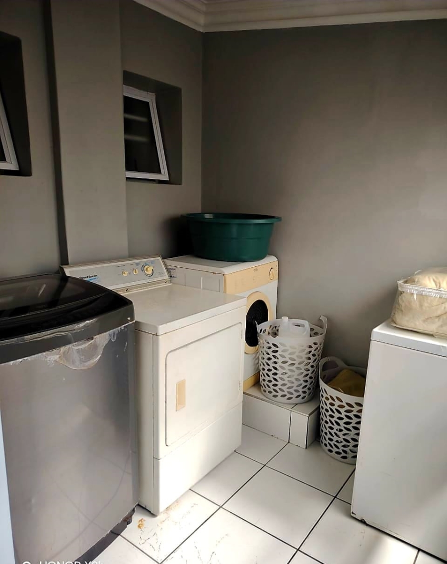  Bedroom Property for Sale in Quigney Eastern Cape